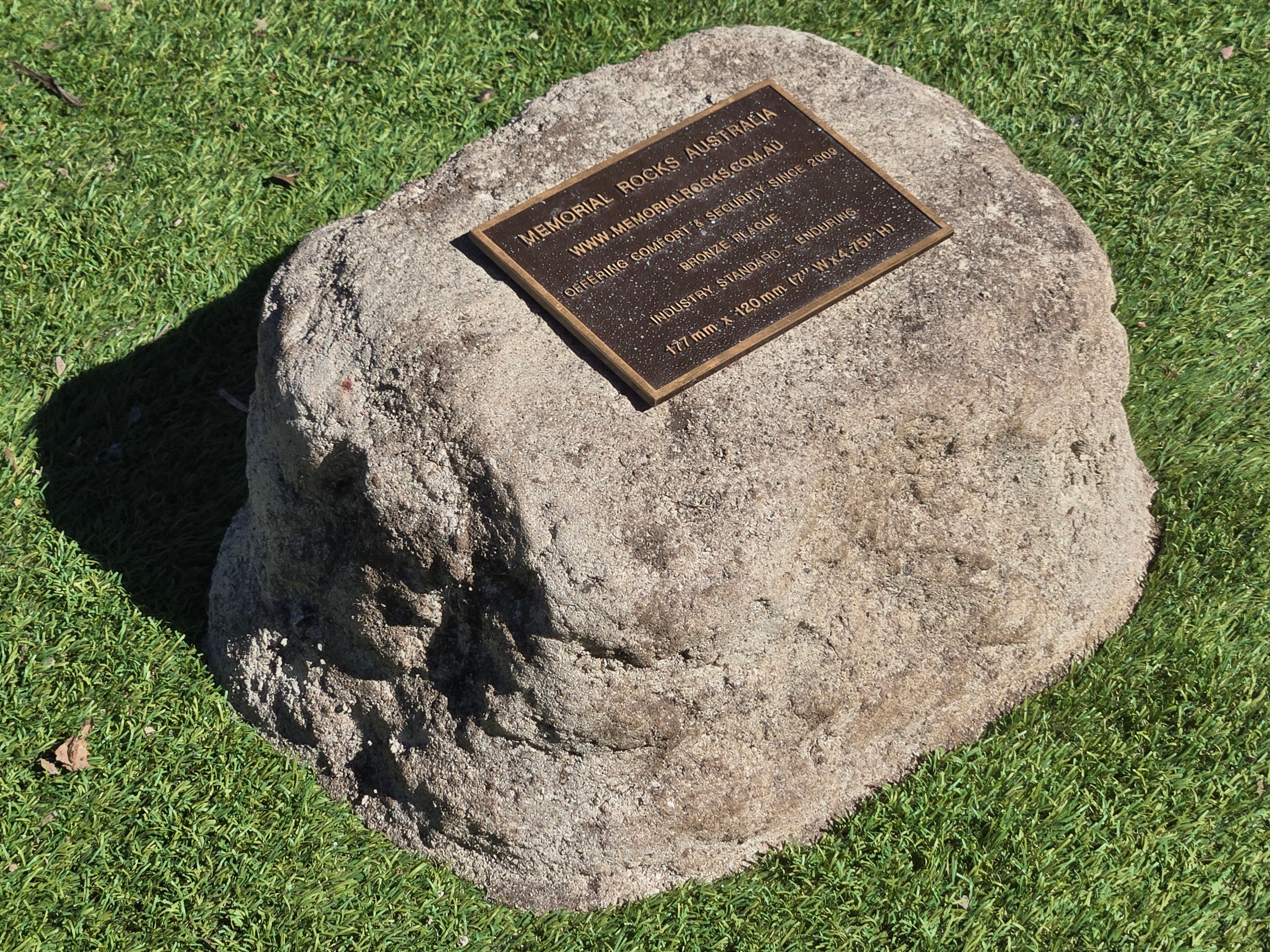 Memorial Rock Urn 2190 Large Natural Riversand