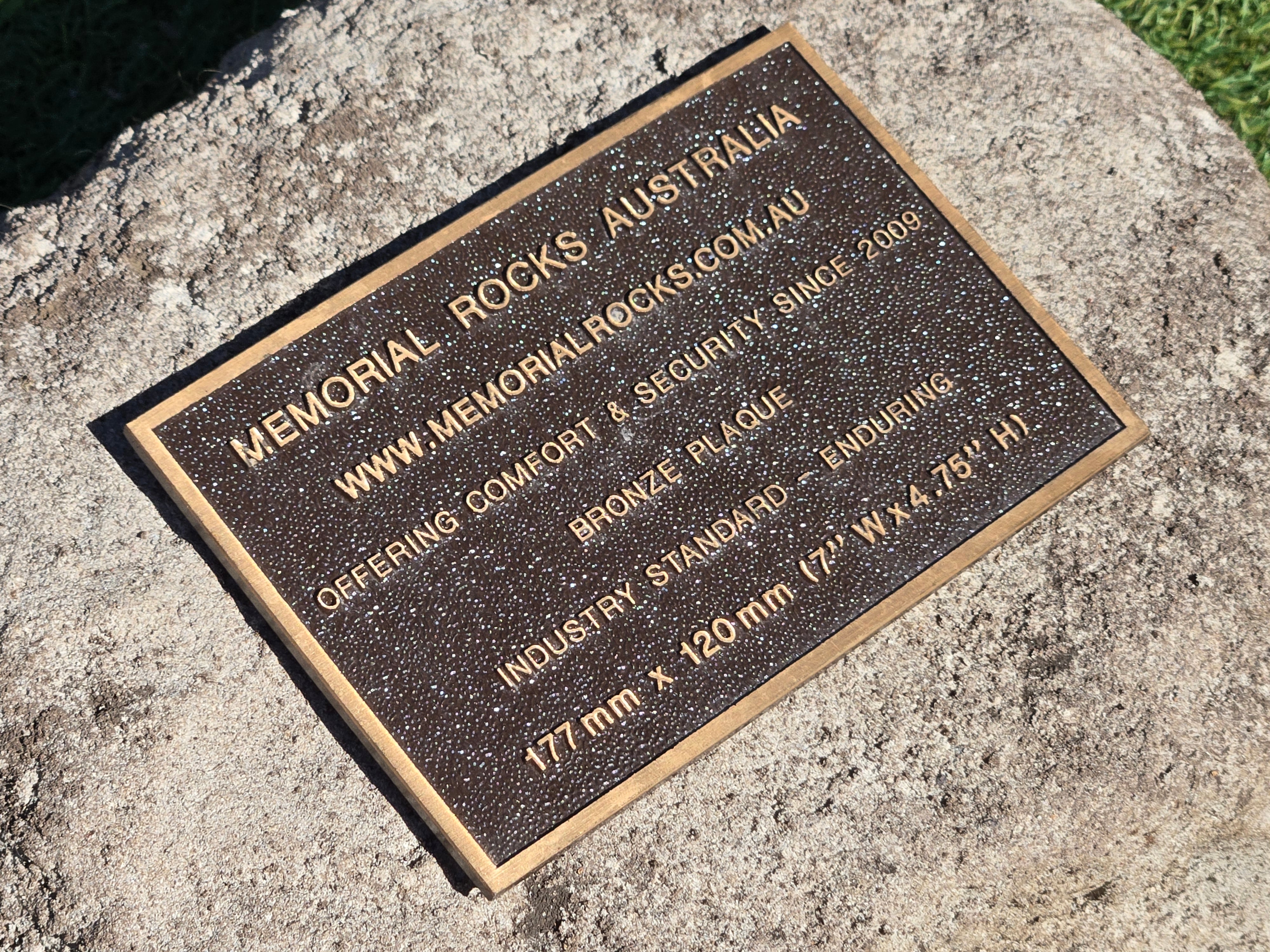 Memorial Rock Urn 2190 Large Natural Riversand