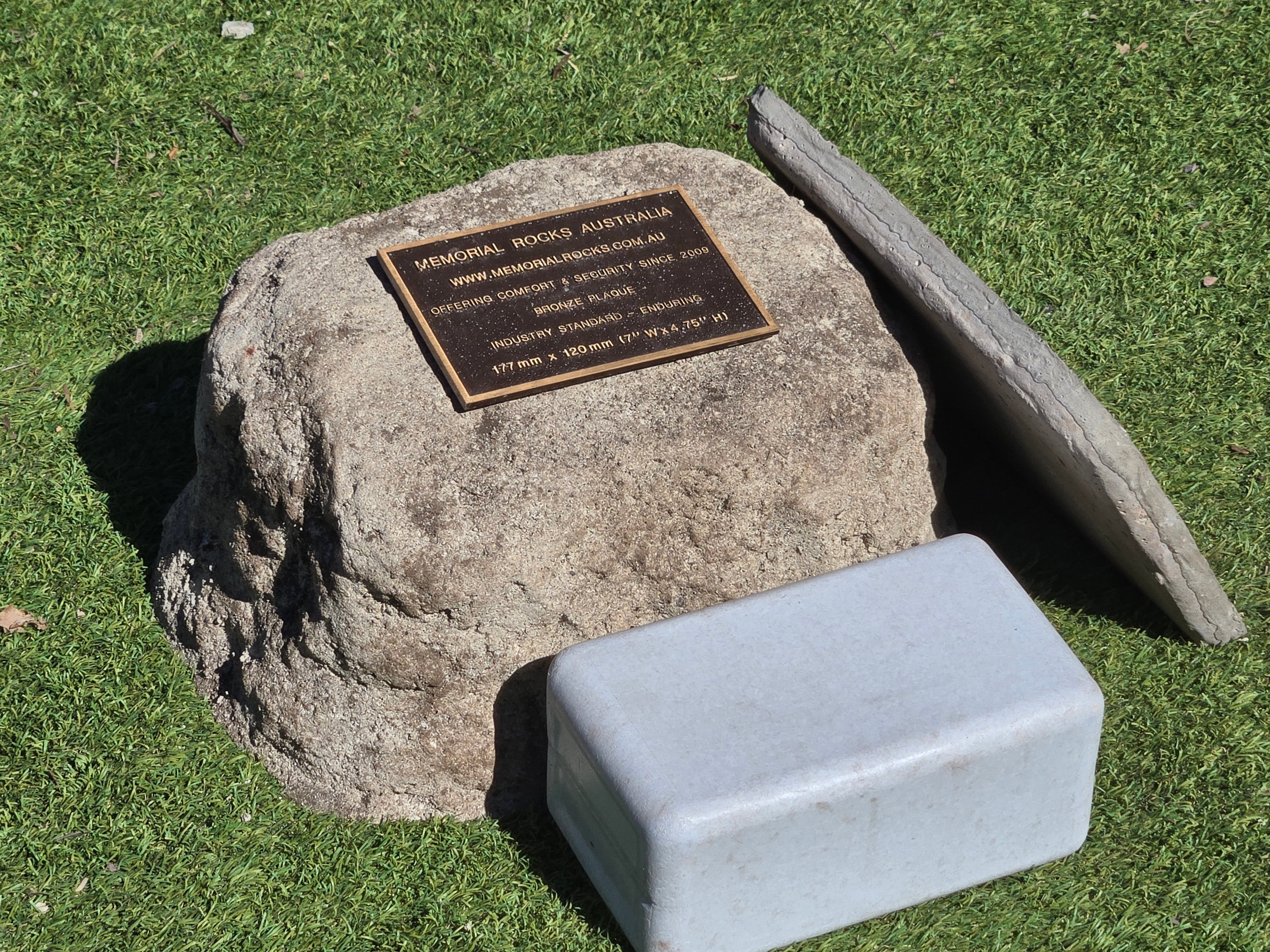 Memorial Rock Urn 2190 Large Natural Riversand