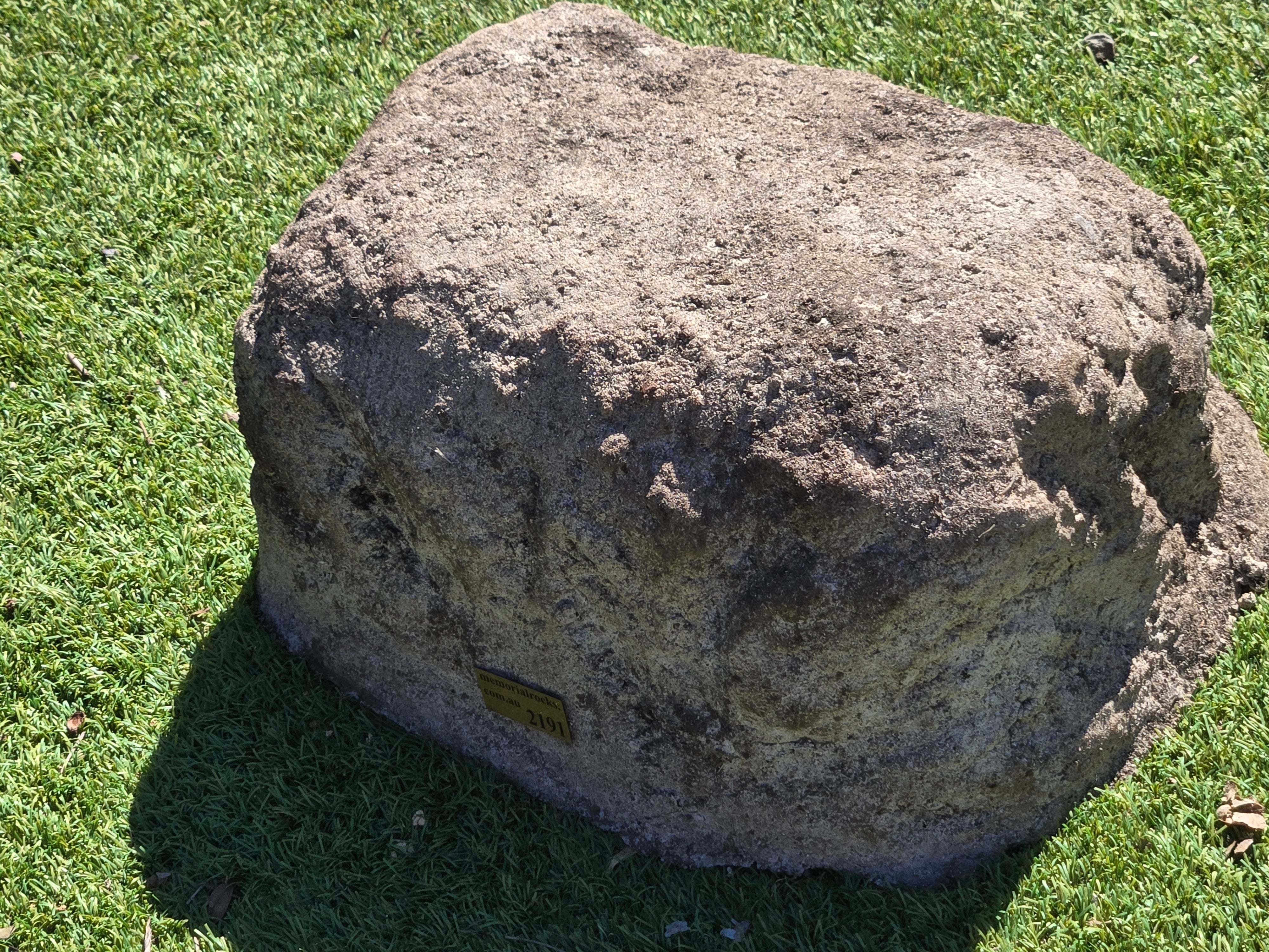 Memorial Rock Urn 2191 Large Natural Riversand
