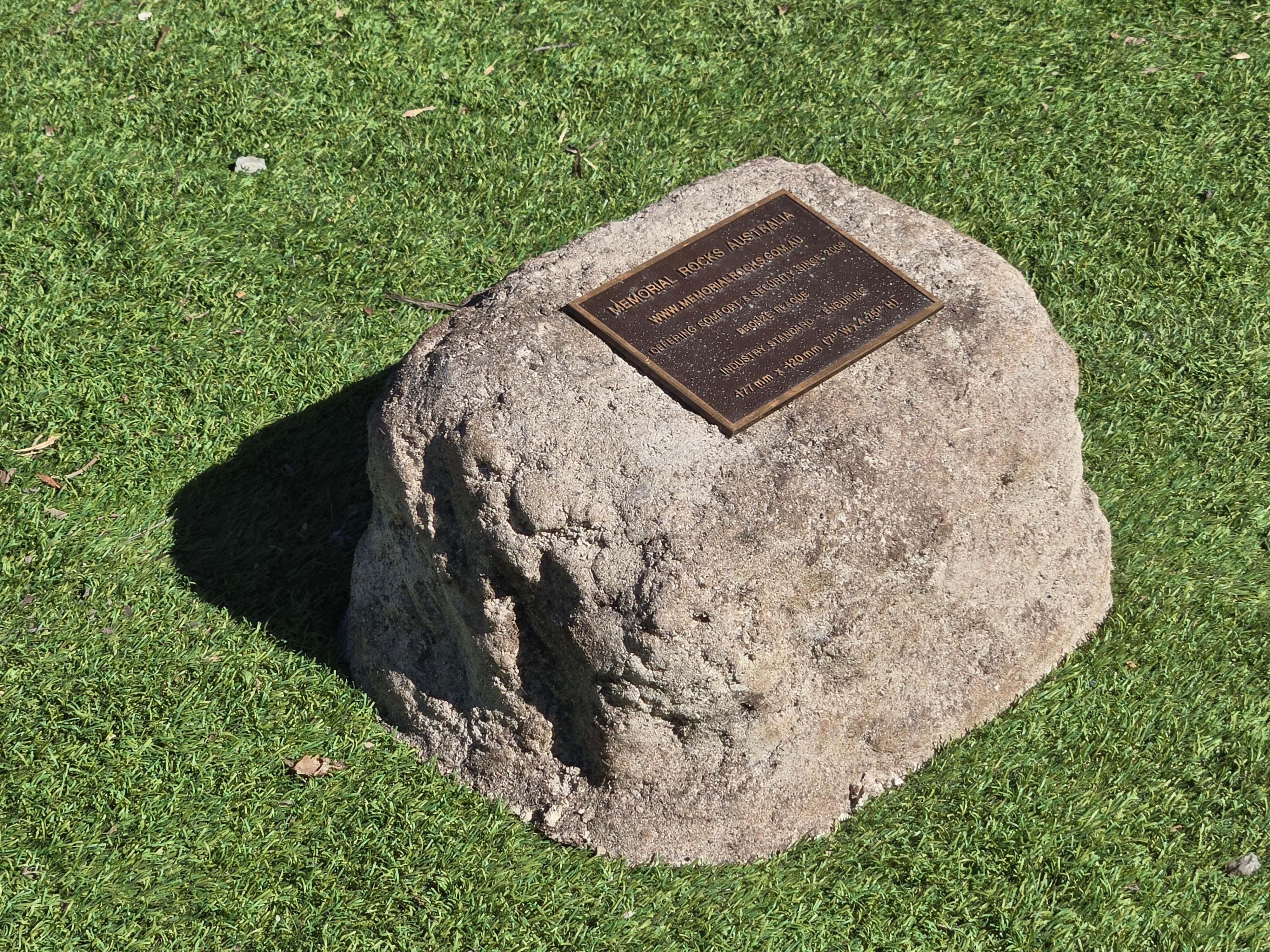 Memorial Rock Urn 2191 Large Natural Riversand