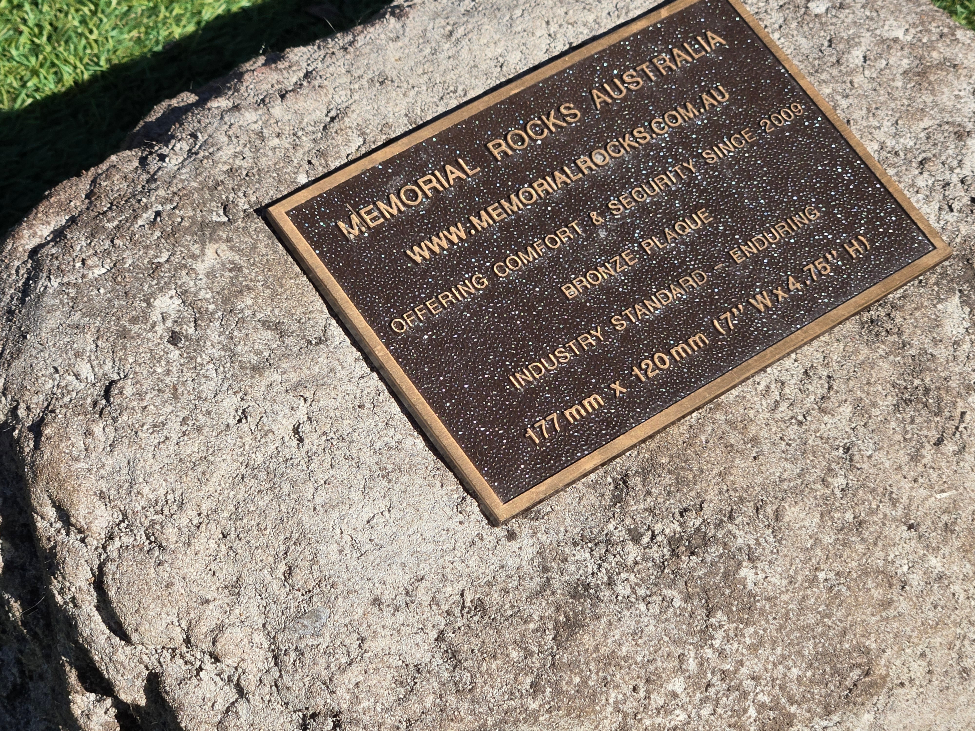 Memorial Rock Urn 2191 Large Natural Riversand