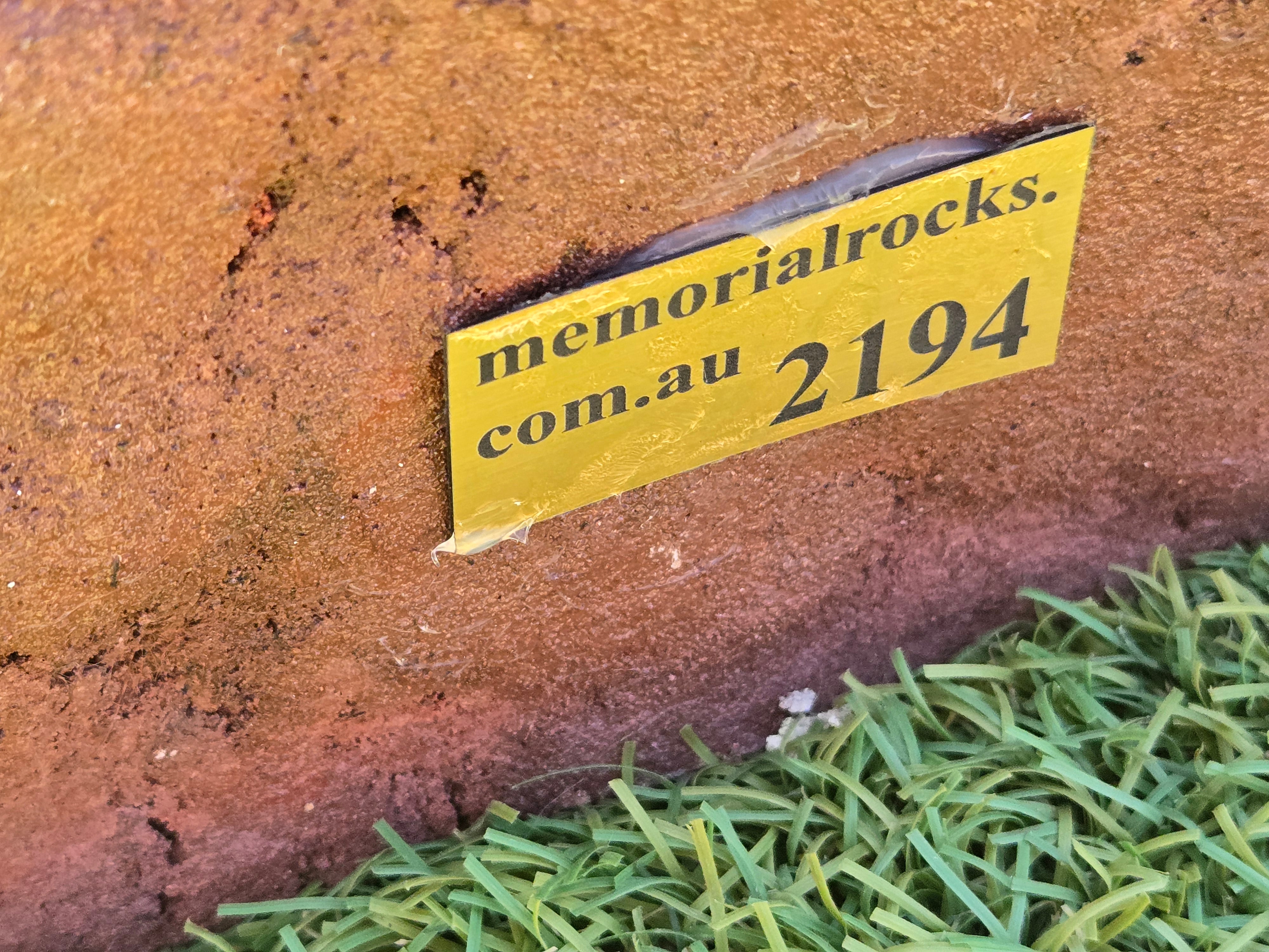 Memorial Rock Urn  2194 Regular Brown