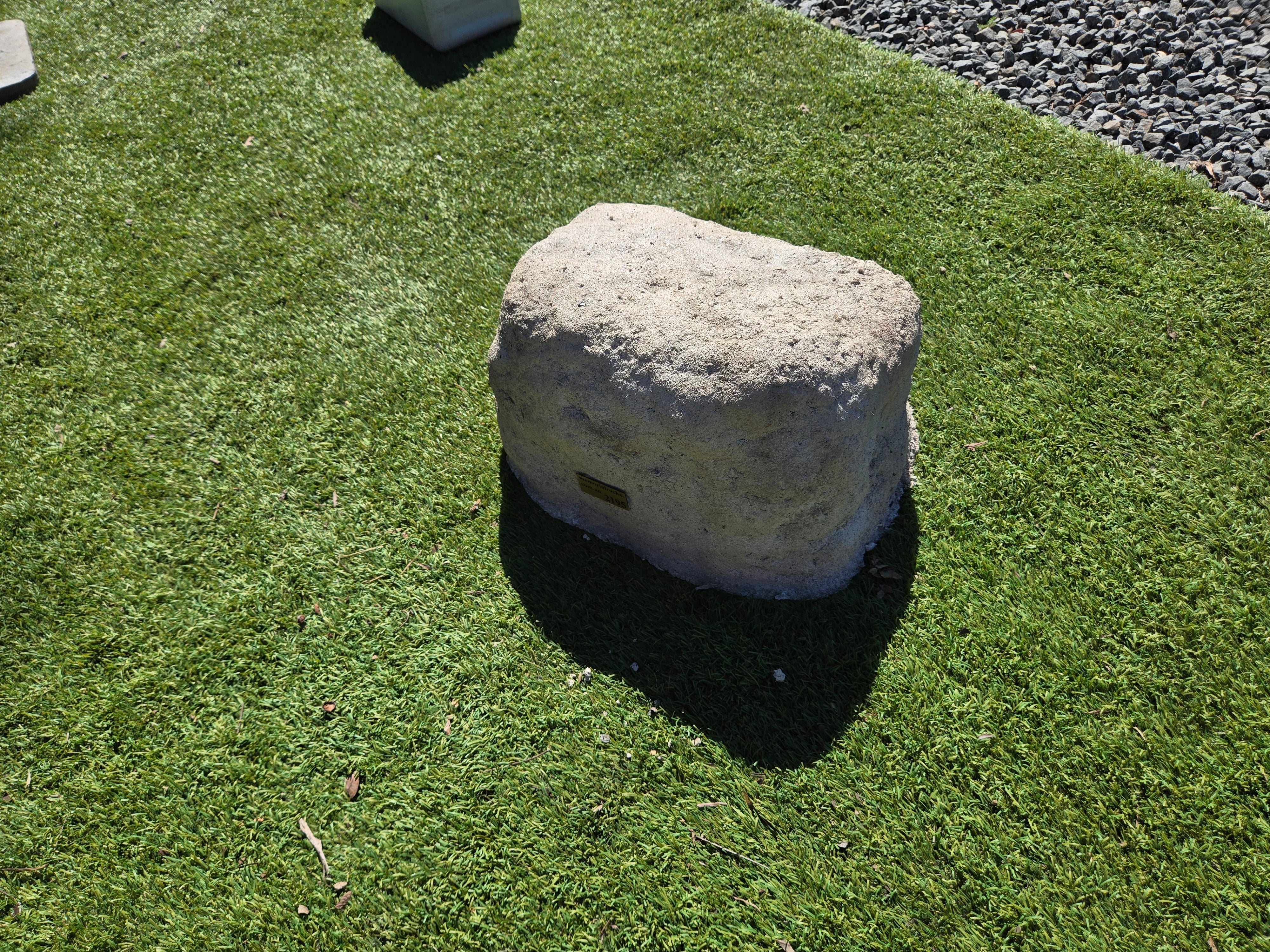 Memorial Rock Urn 2195 Medium White