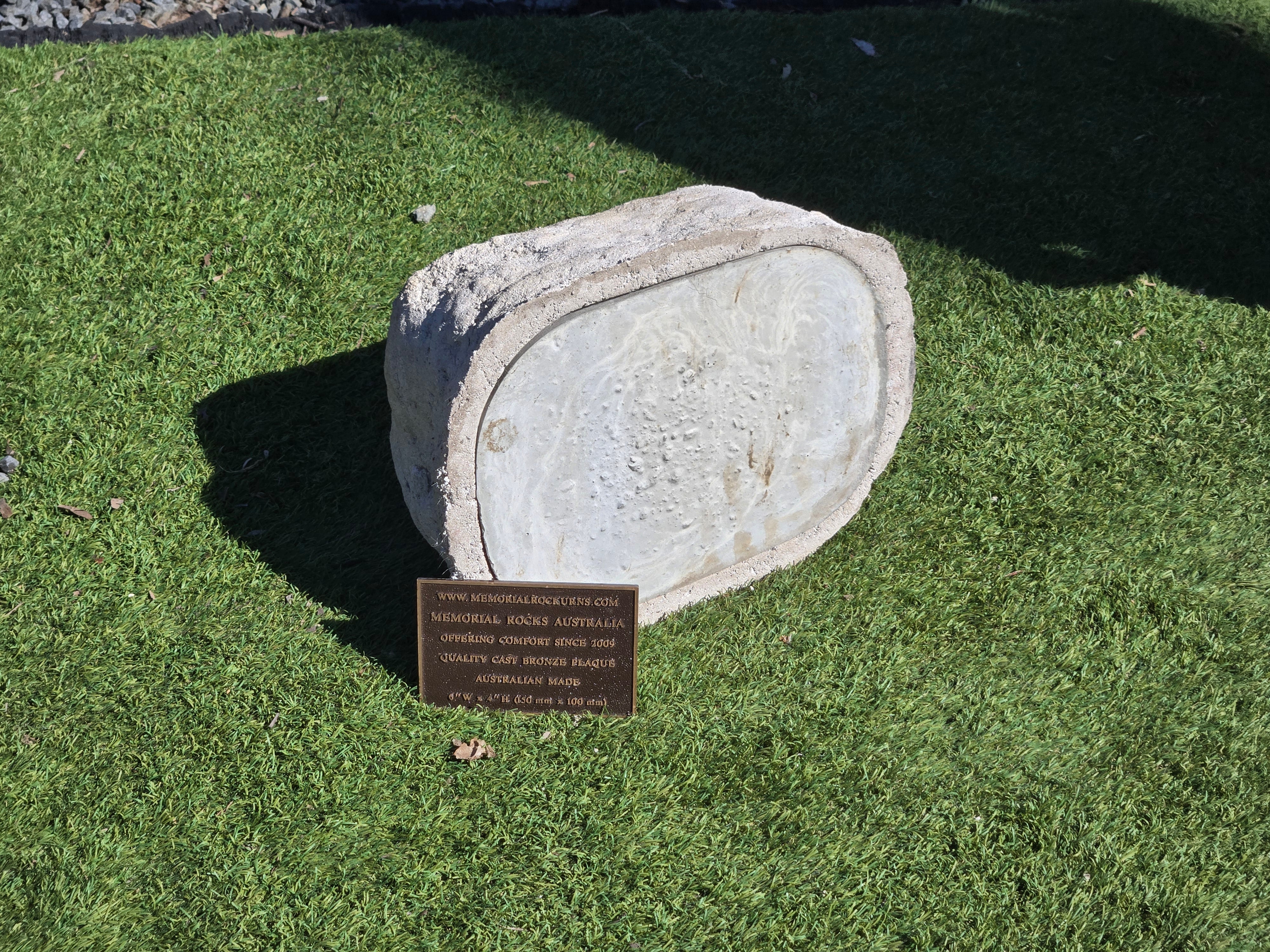 Memorial Rock Urn 2195 Medium White