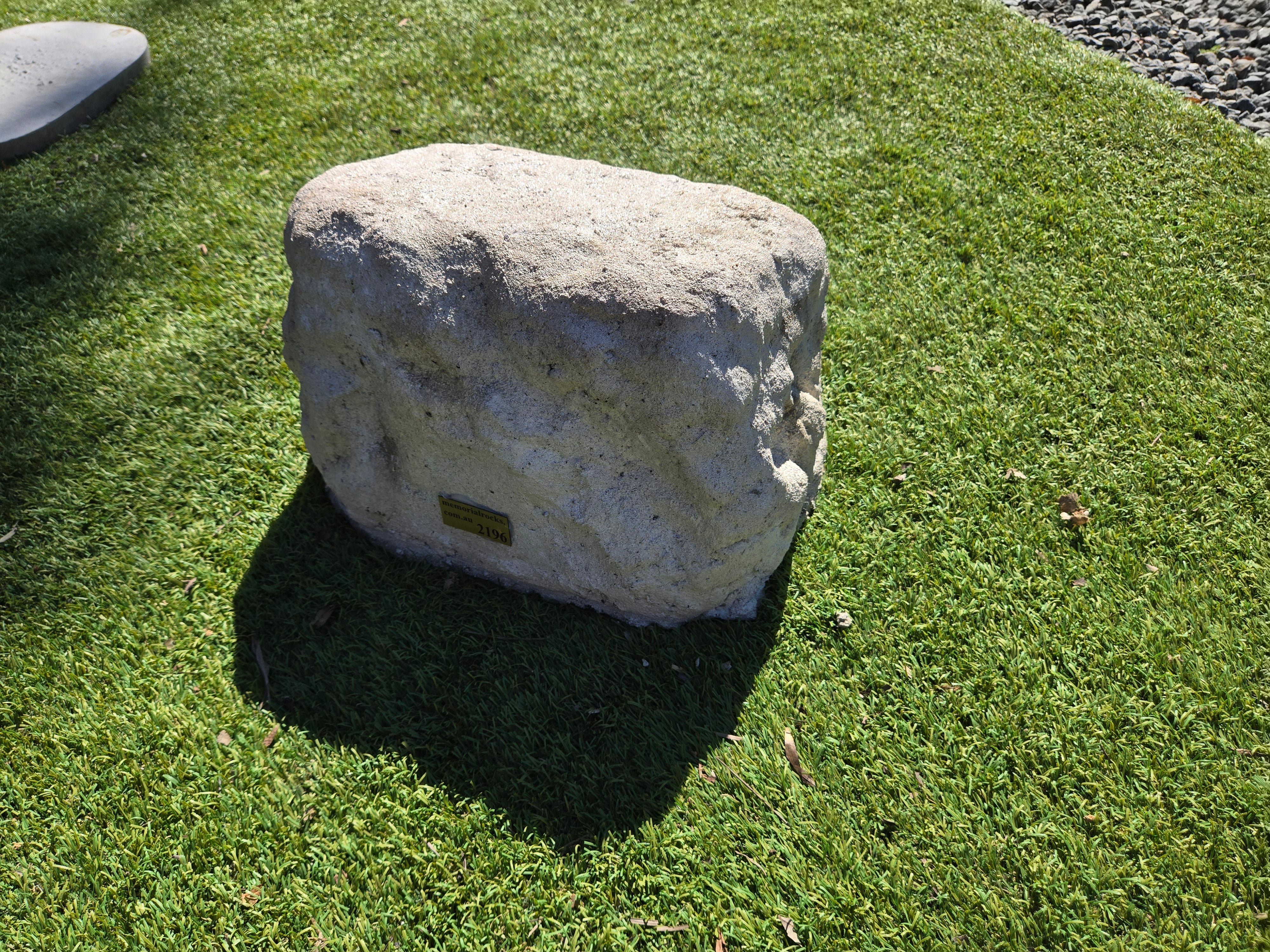 Memorial Rock Urn 2196 Medium White