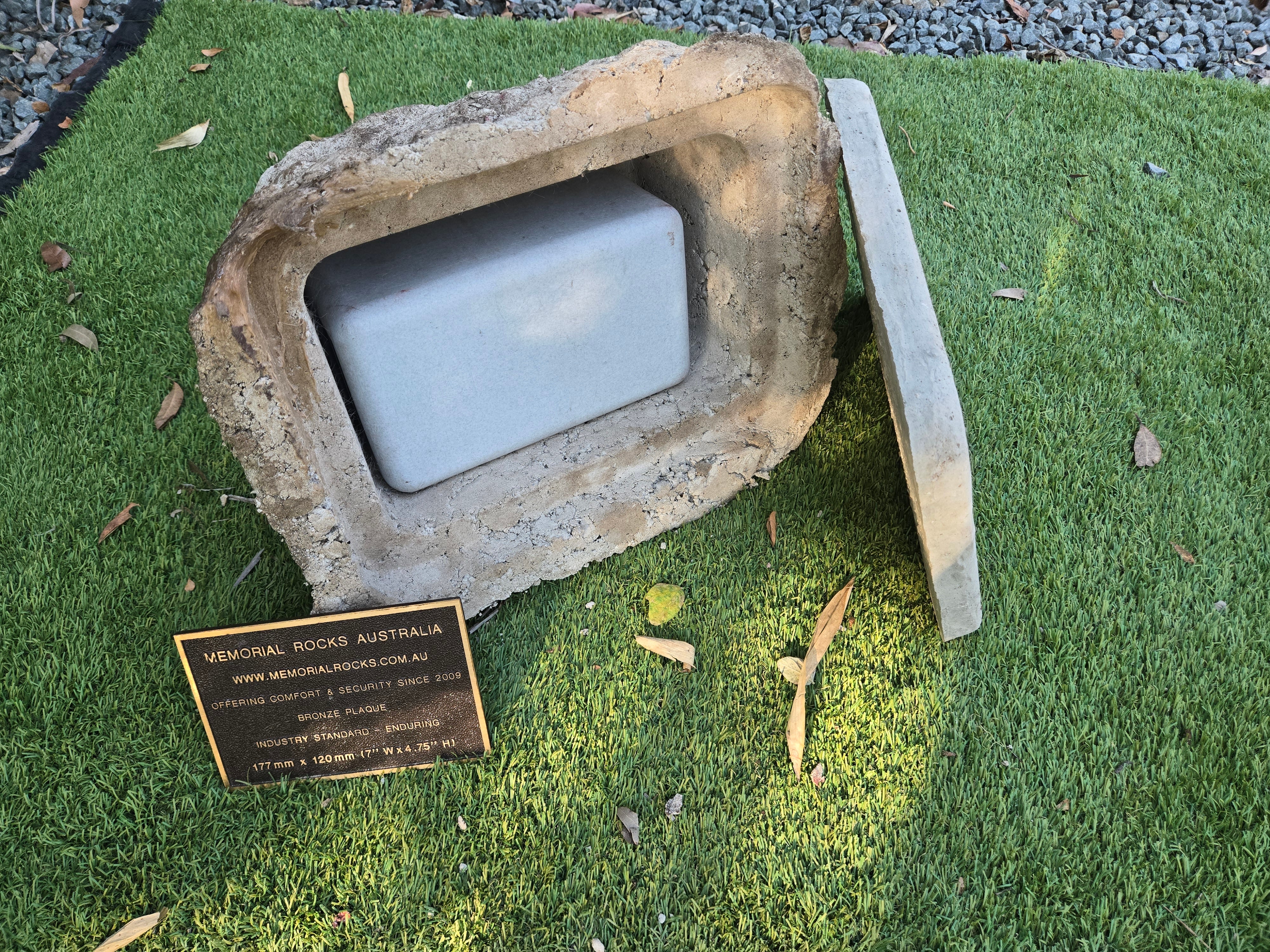 Memorial Rock Urn 2208 Large Natural Riversand