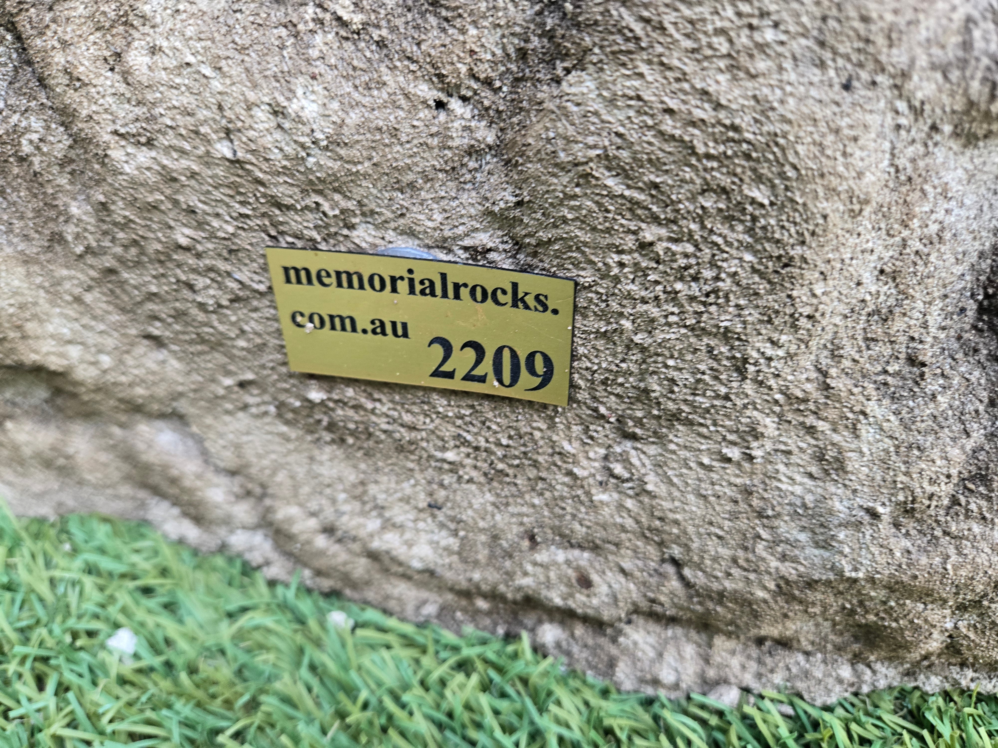 Memorial Rock Urn 2209 Large Natural Riversand