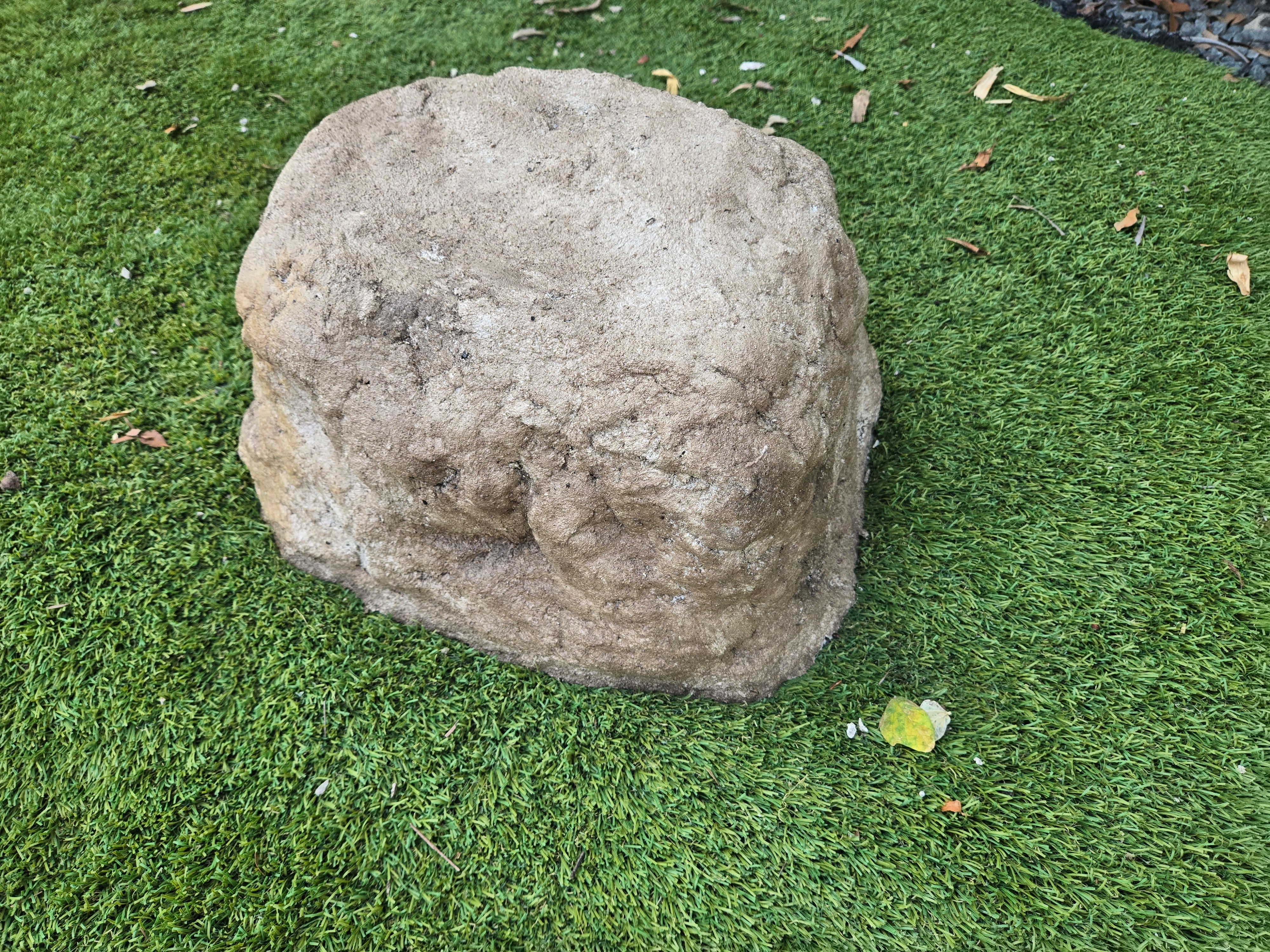 Memorial Rock Urn 2209 Large Natural Riversand
