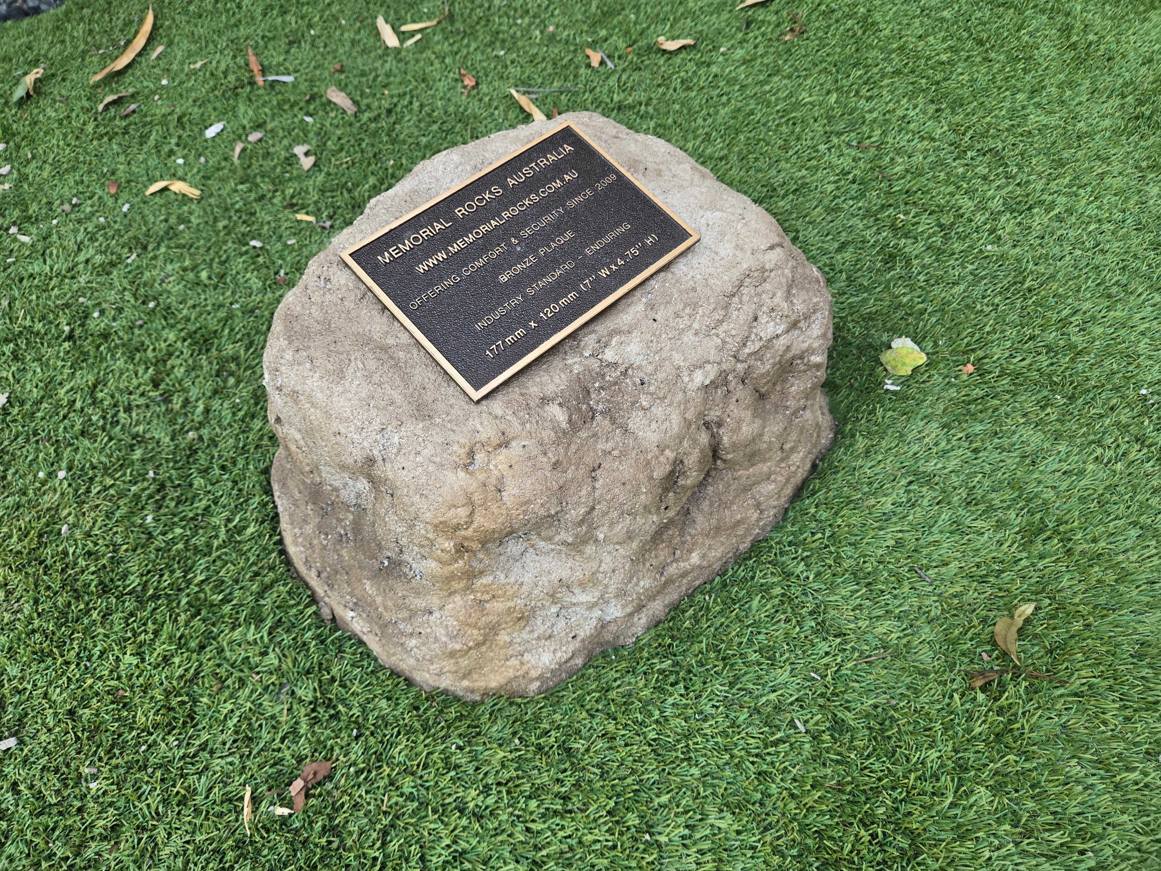 Memorial Rock Urn 2209 Large Natural Riversand