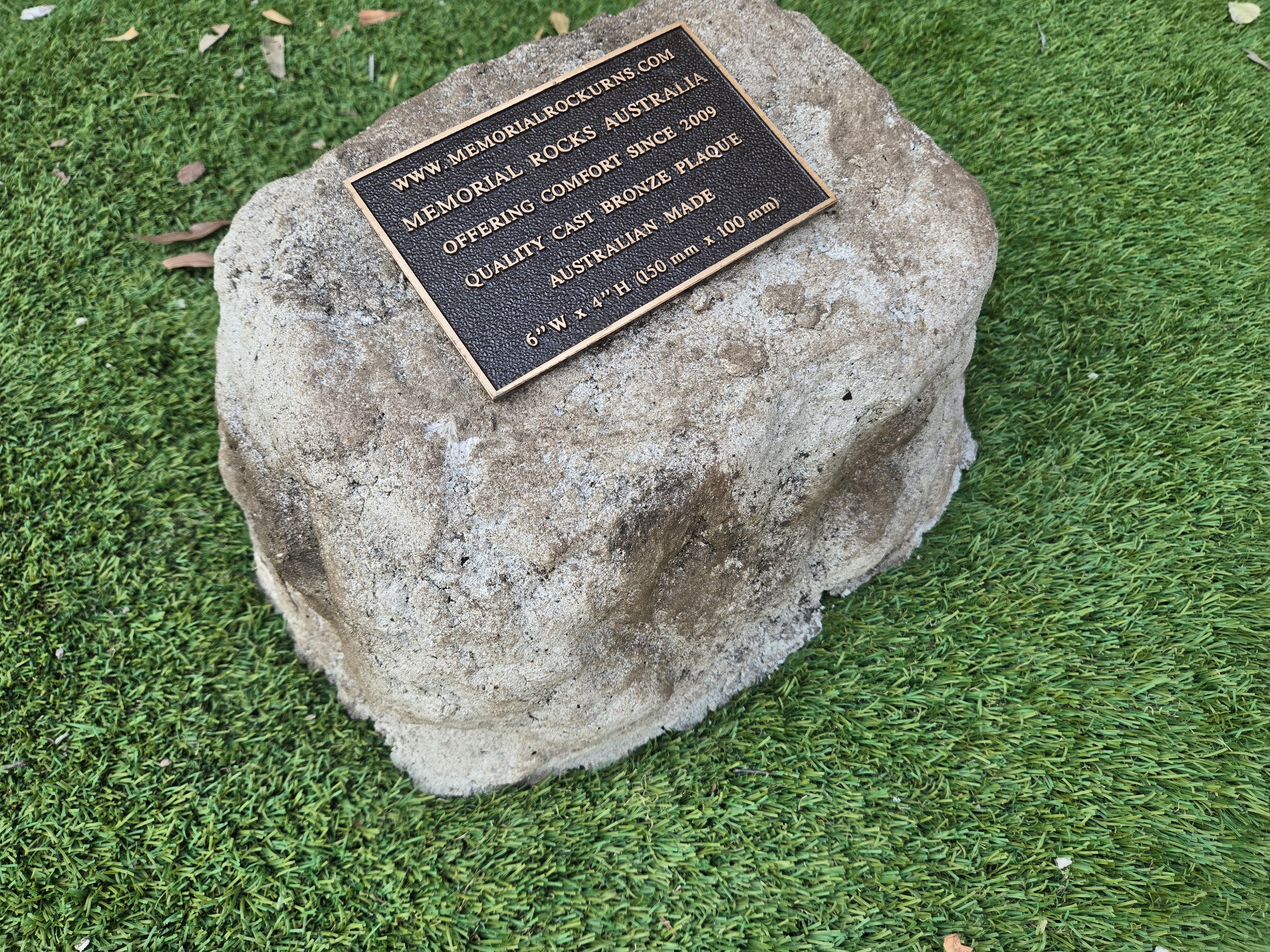 Memorial Rock Urn 2211 Medium Natural Riversand