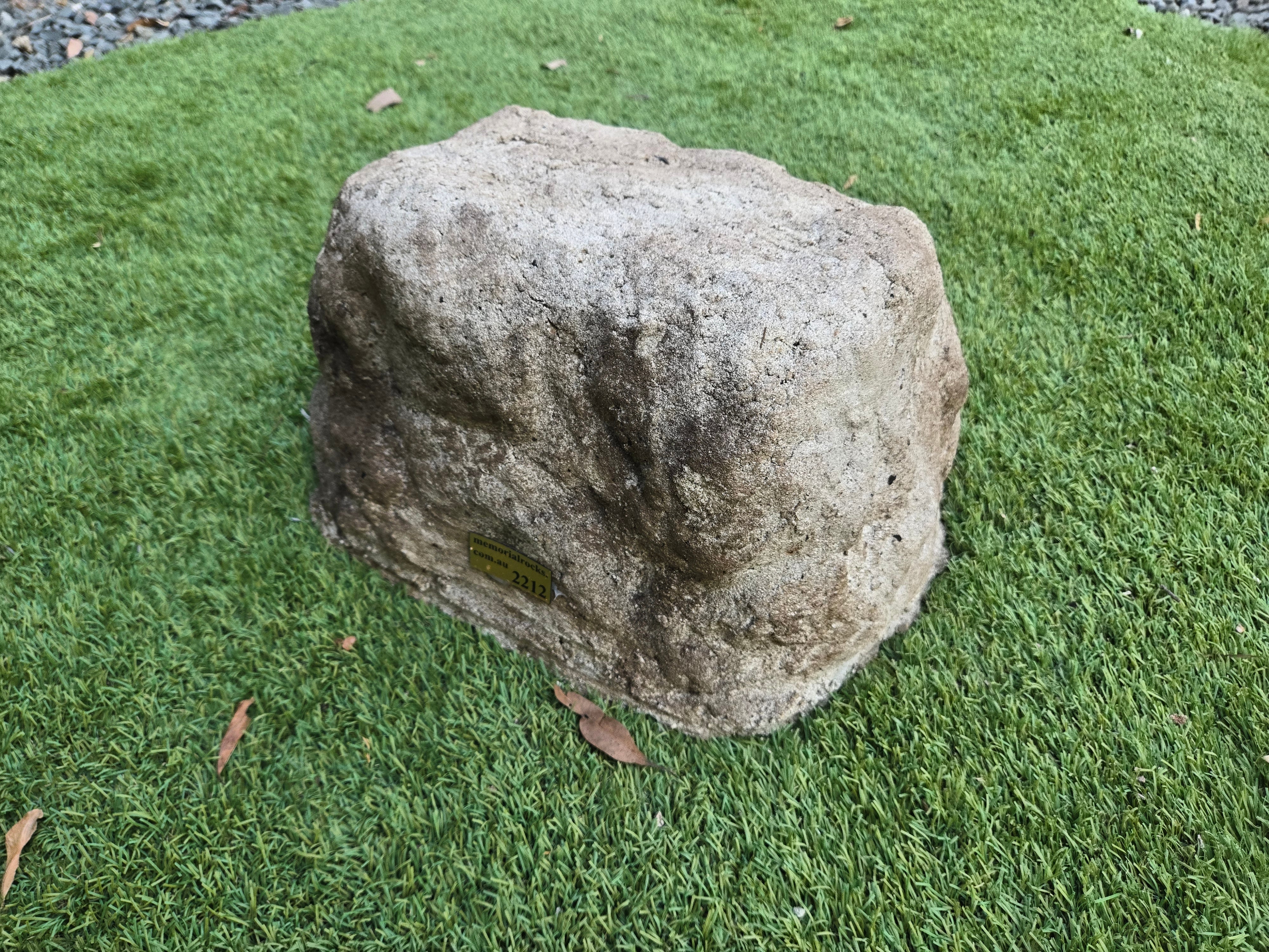 Memorial Rock Urn 2212 Medium Natural Riversand
