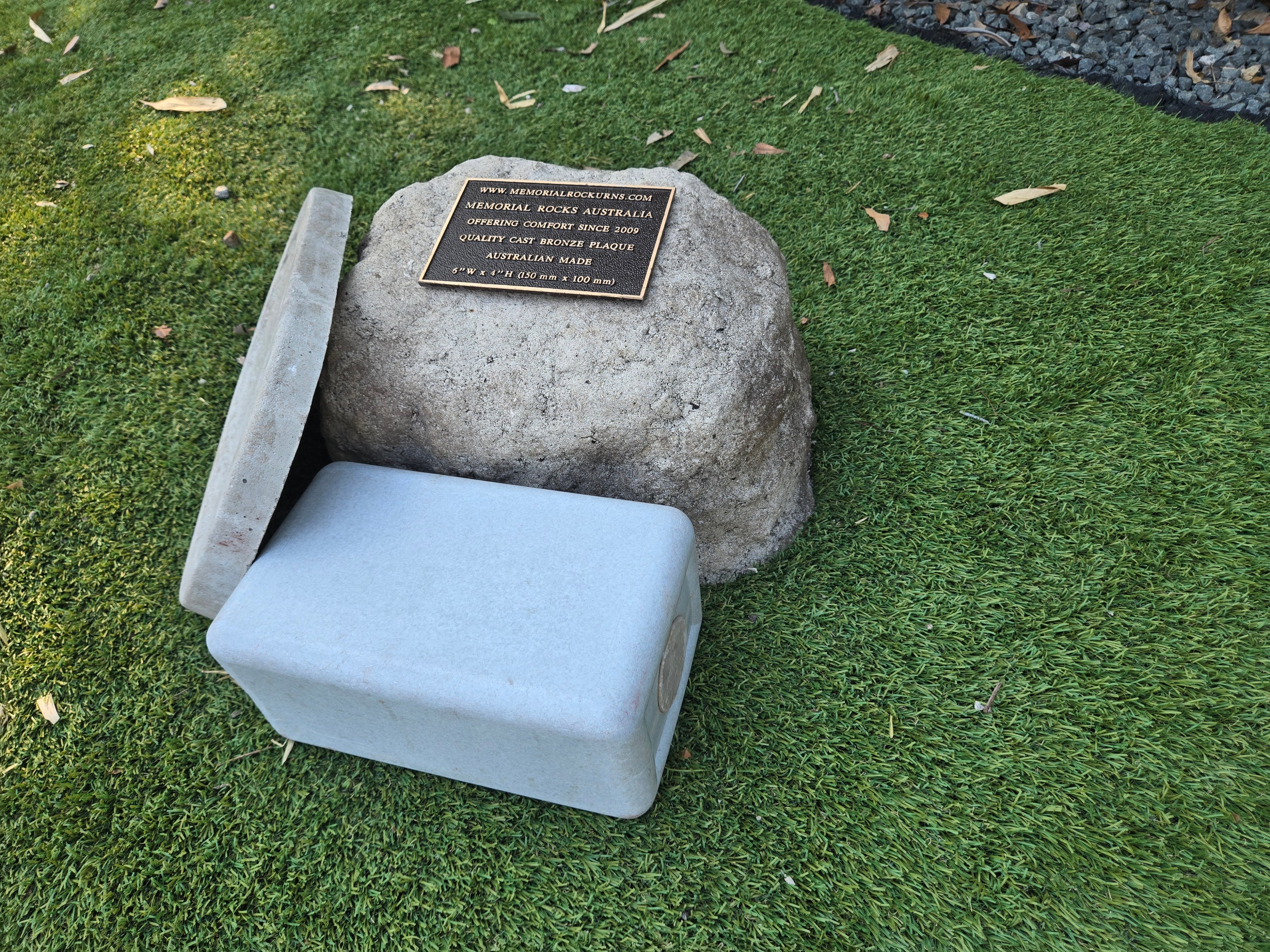 Memorial Rock Urn 2213 Medium Natural Riversand