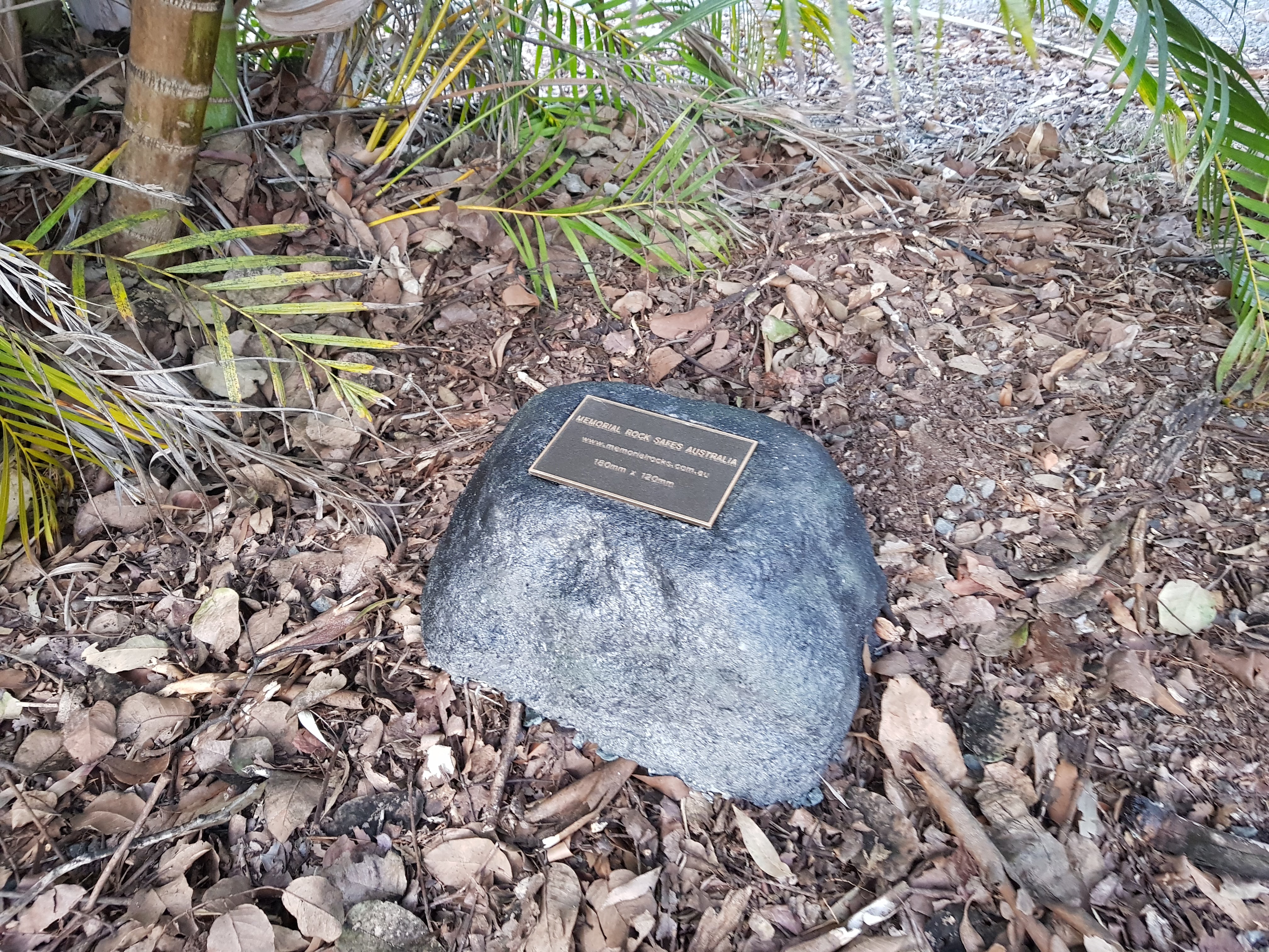 Memorial Rock Urn 971 Medium-Single