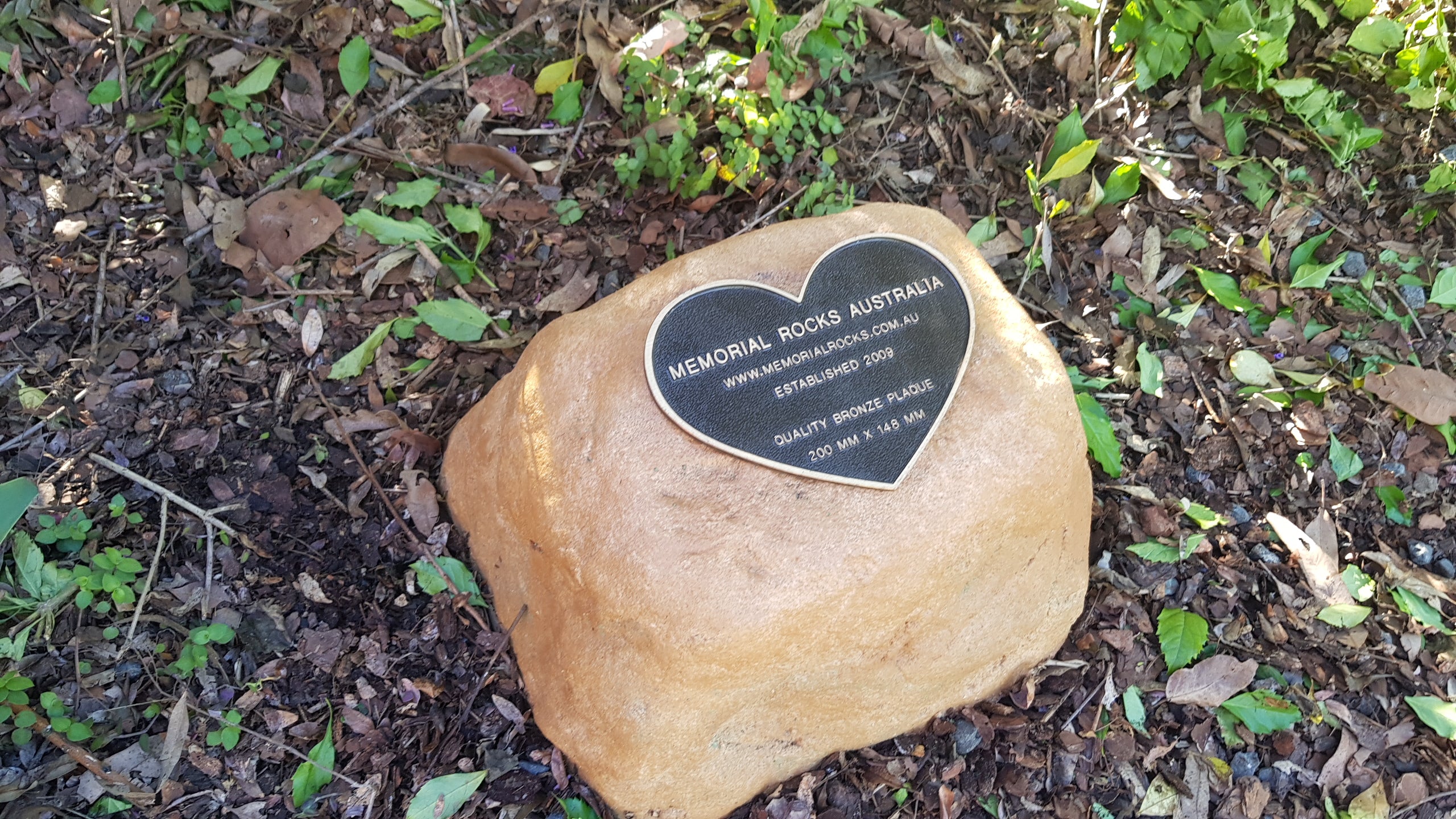 Memorial Rock Urn 1043 Large Single Sandstone