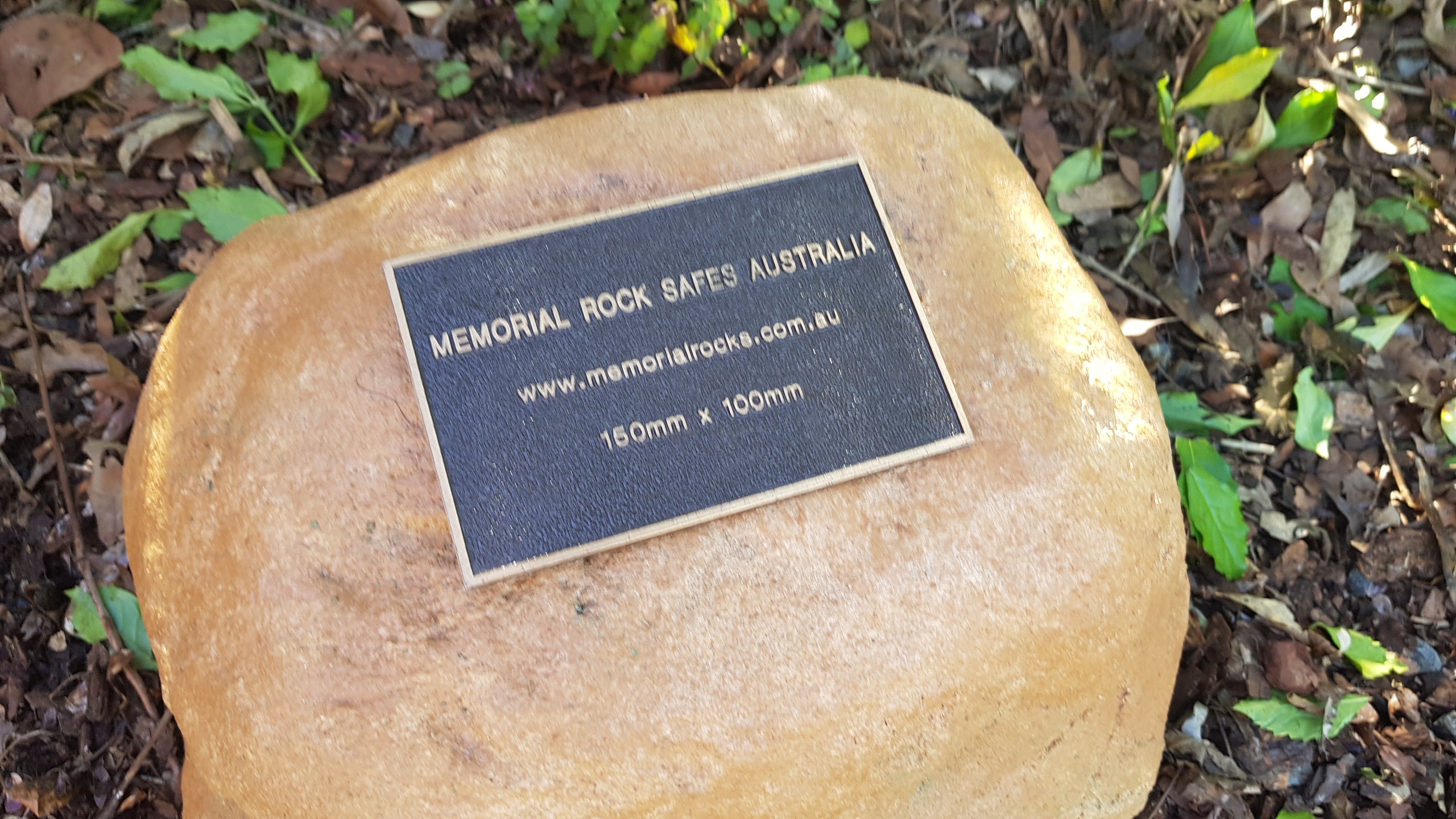 Memorial Rock Urn 1043 Large Single Sandstone
