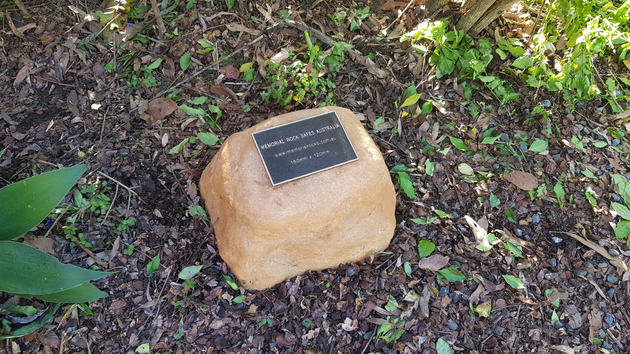 Memorial Rock Urn 1043 Large Single Sandstone