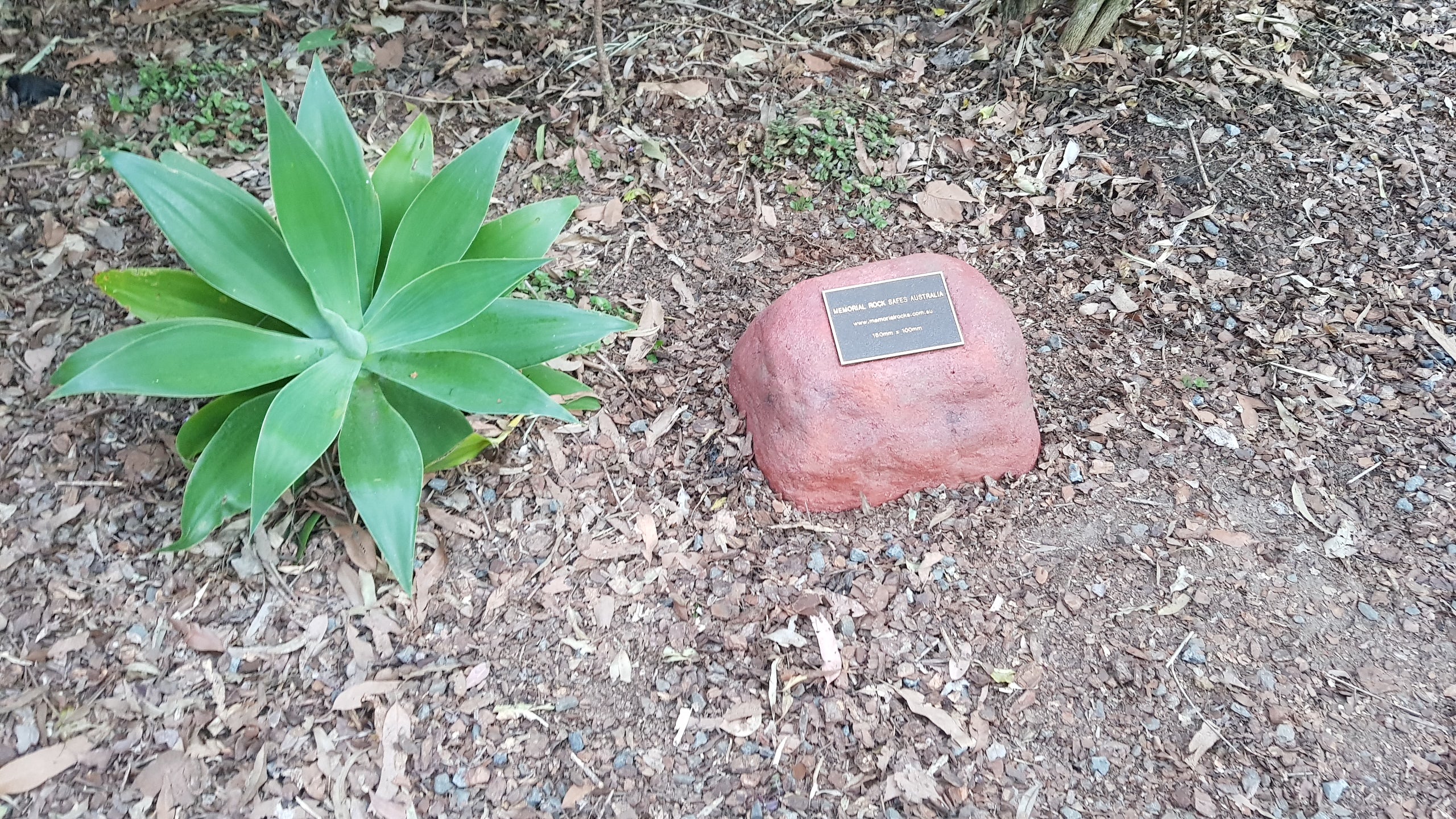 Discounted Memorial Rock Urn 1098 Medium Red