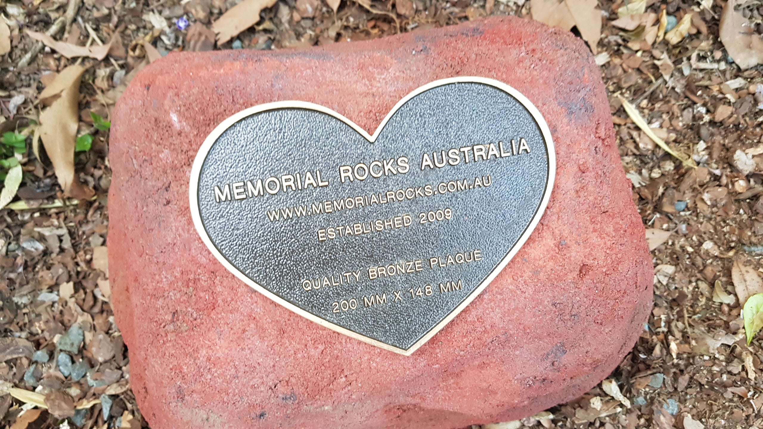 Memorial Rock Urn 1100 Large Single Red