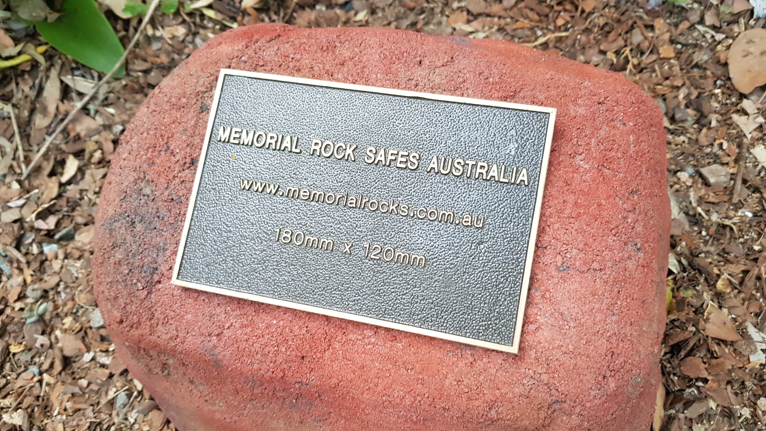 Memorial Rock Urn 1101 Large Single Red