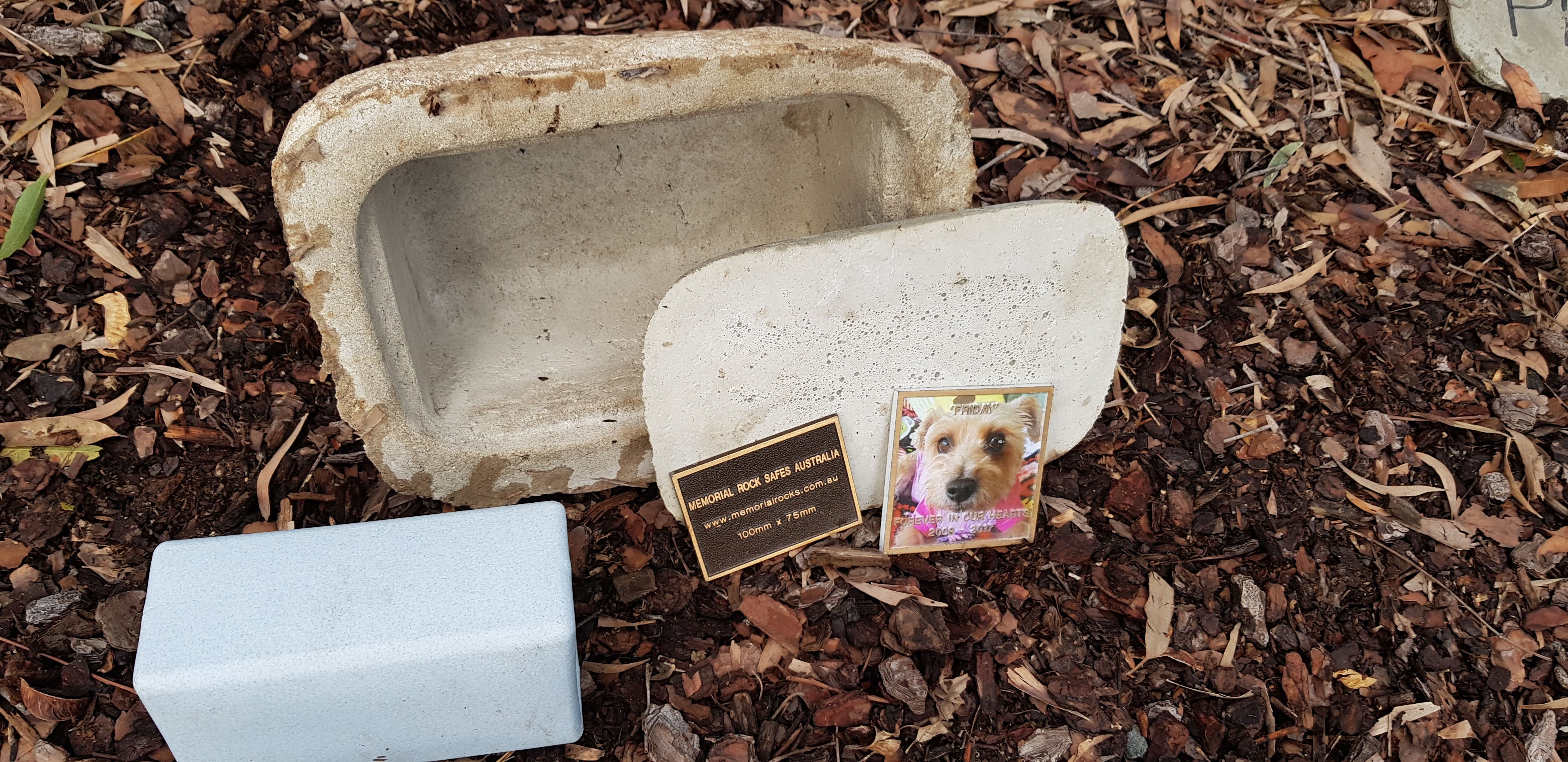 PET Memorial Rock Urn 1209