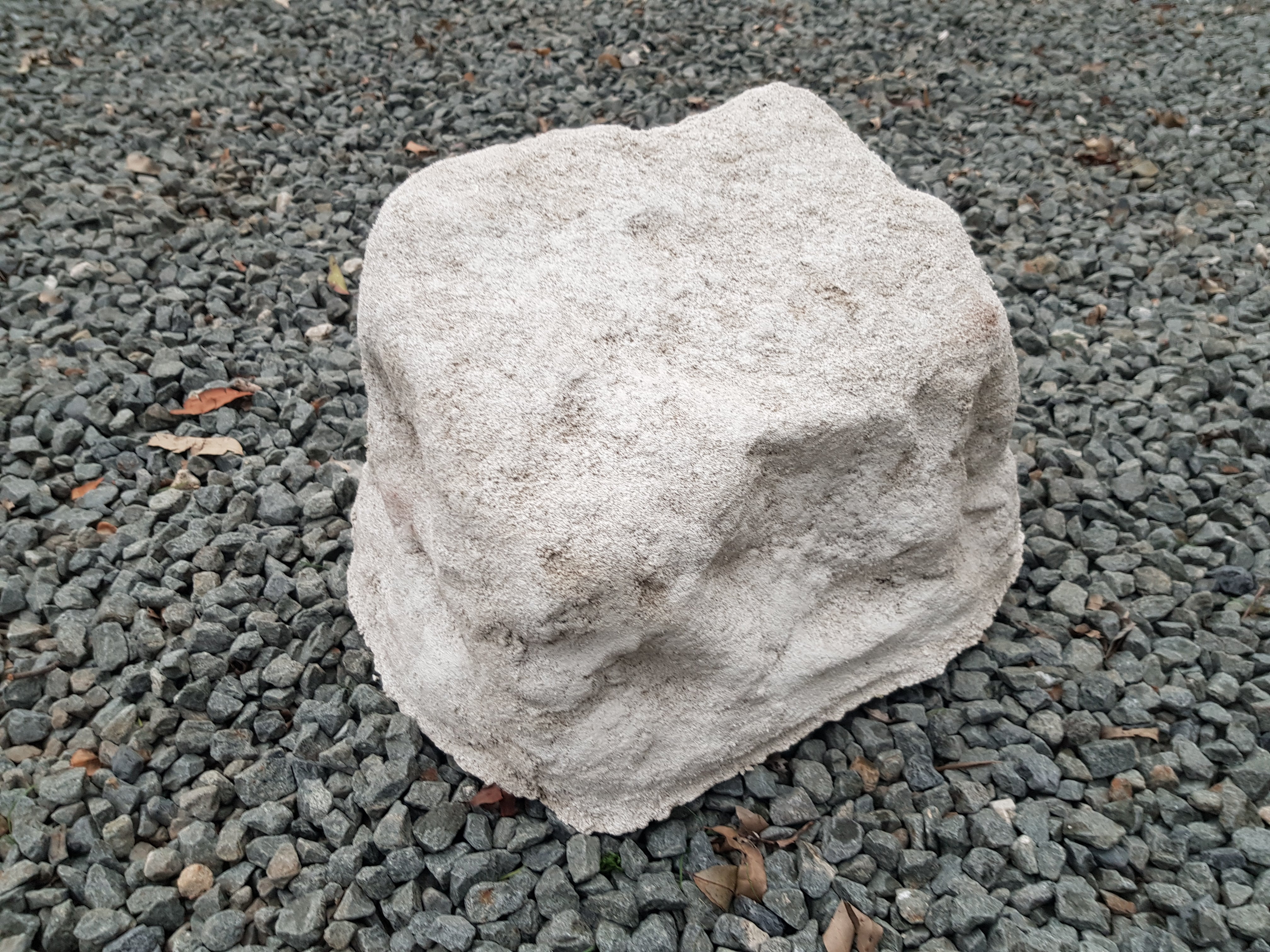 Memorial Rock Urn 1544 Medium White